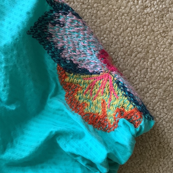 Anthropologie Maeve Embroidered Fully Lined Top with Gathered Sleeves- Like New - Picture 4 of 10